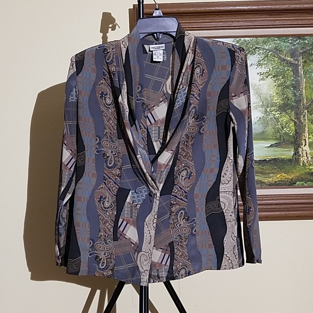 Nicola blouse with shoulder pads C8